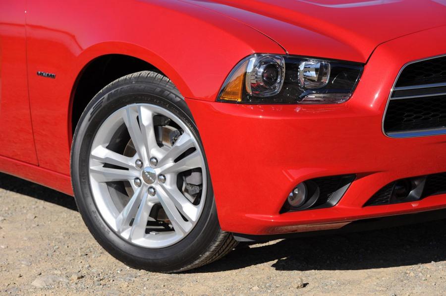  Dodge Charger 2011 года  (фото 48 из 87)